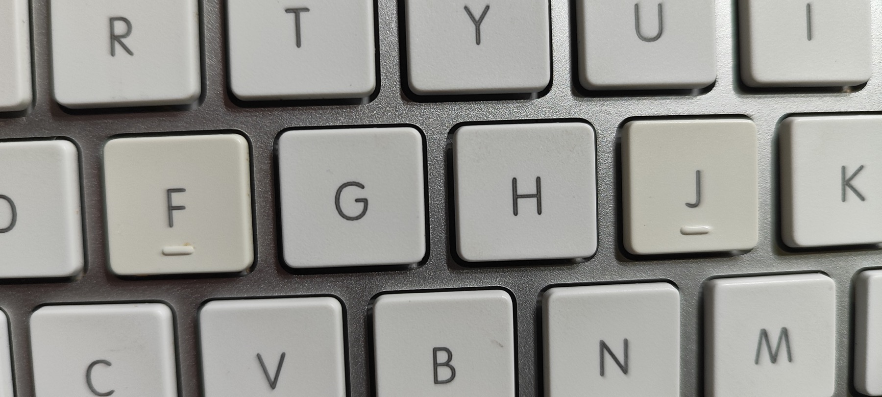 Apple Wireless Keyboard A1255 detail view